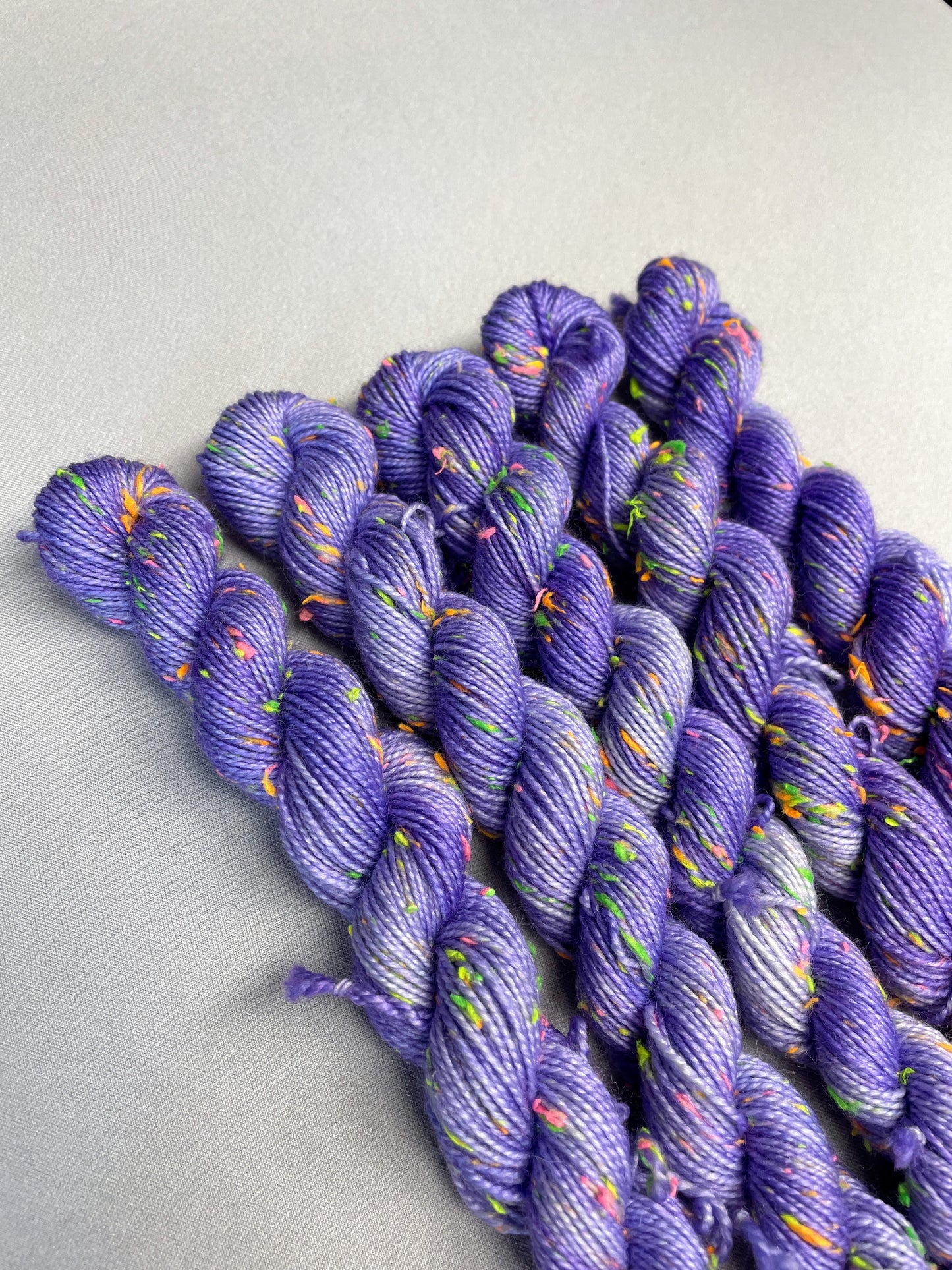 20g Lavender (semi-solid) - Hand-dyed Yarn