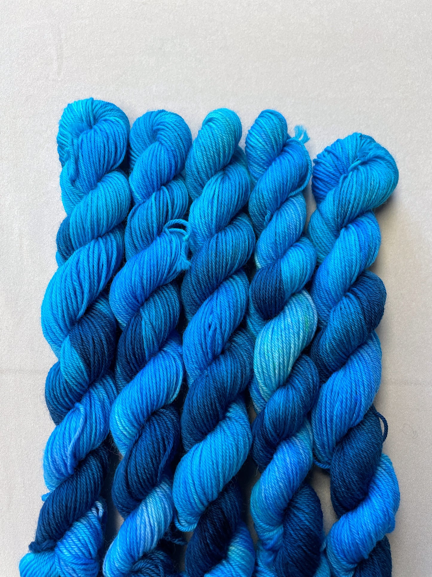 20g Waves - Hand-dyed Yarn