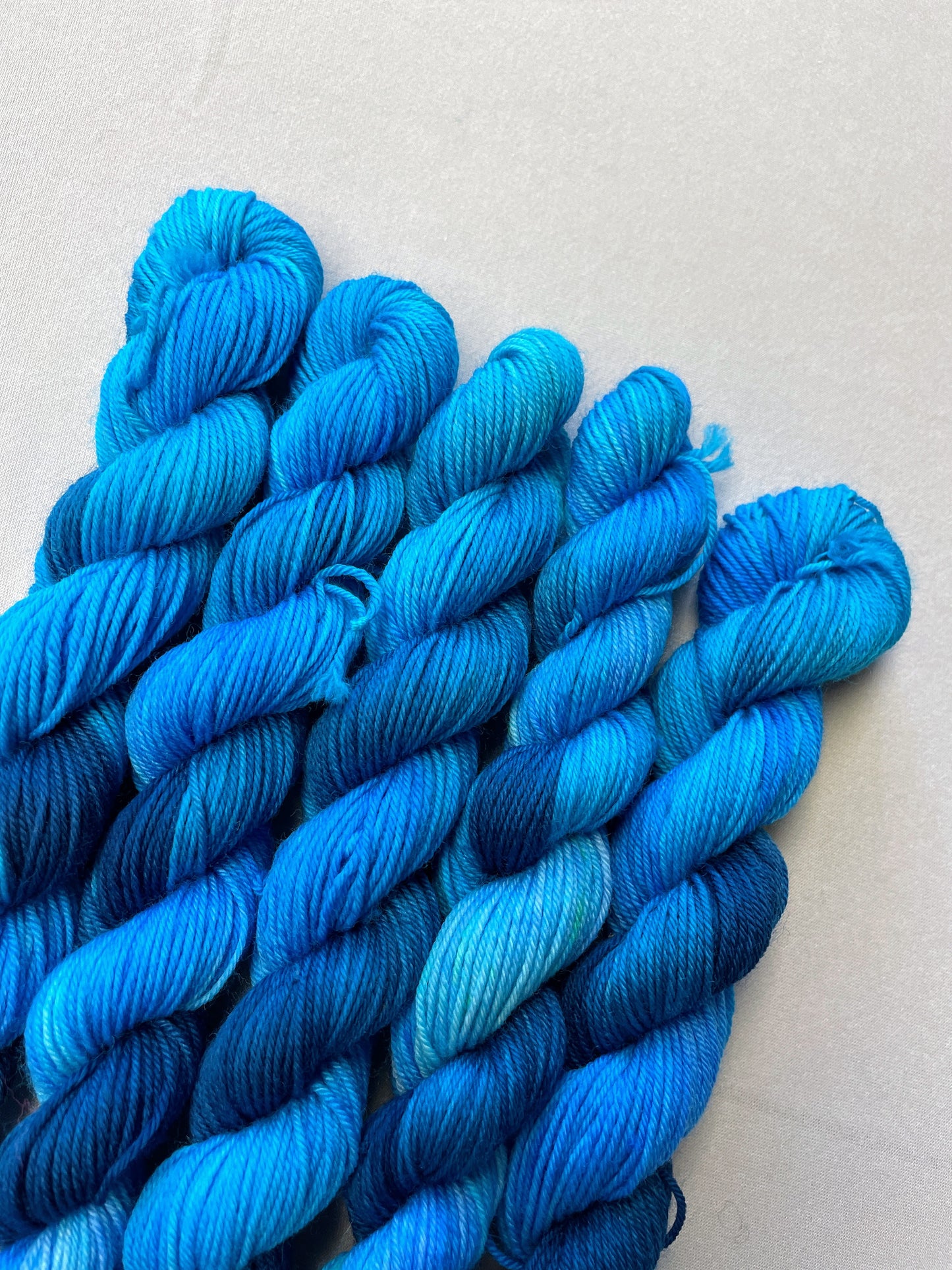 20g Waves - Hand-dyed Yarn