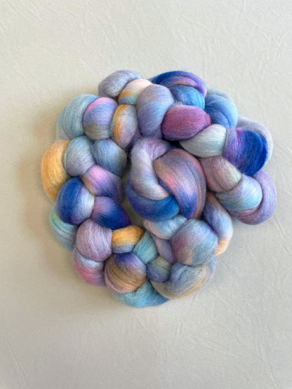 Polwarth - Blue Petals 100g Fibre Roving