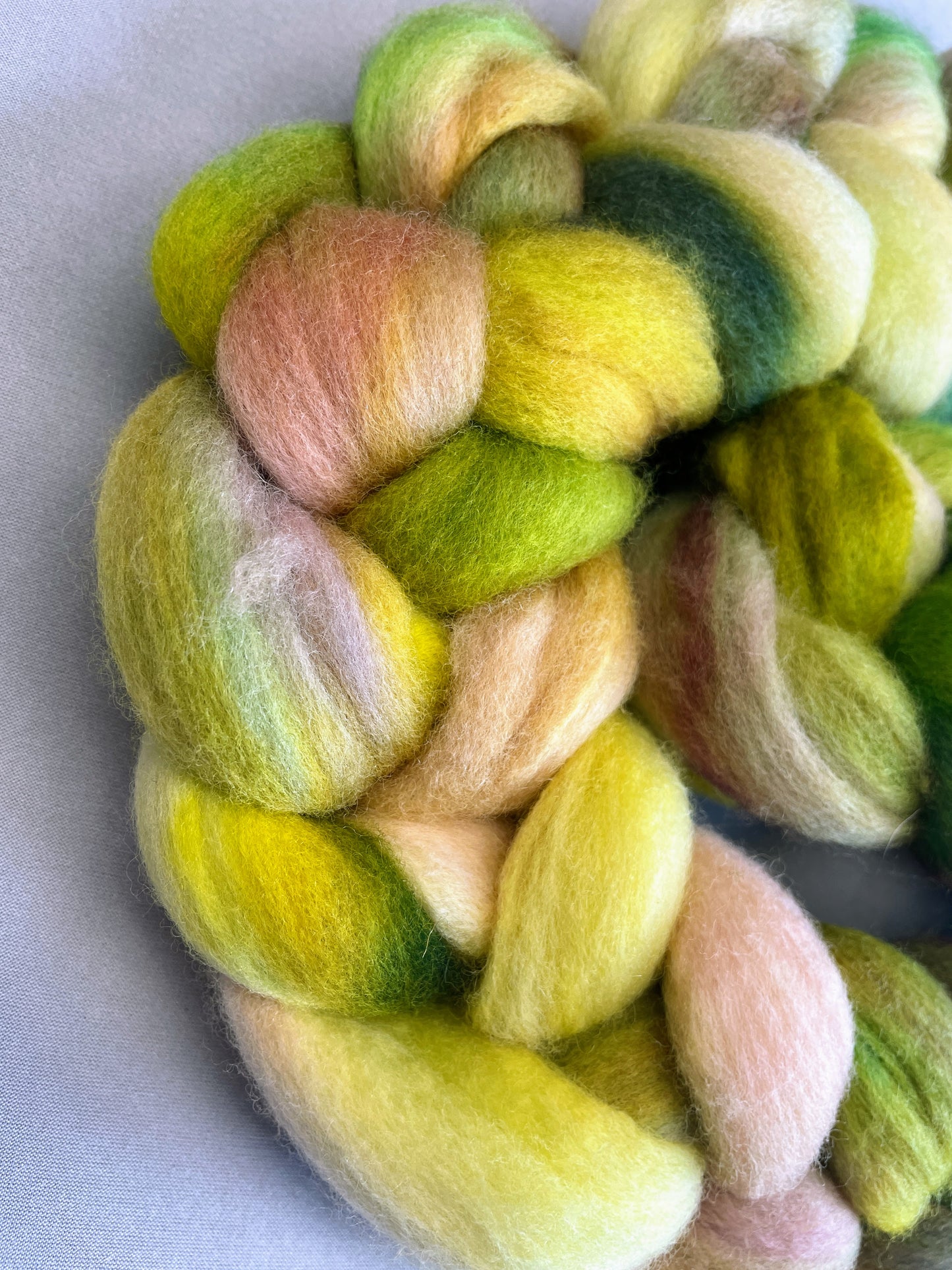 Polwarth - Lime Twist 100g Fibre Roving